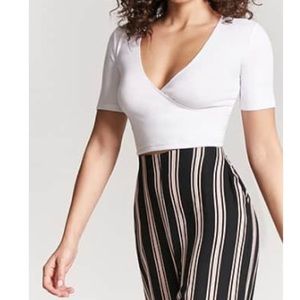Quarter sleeve crop top